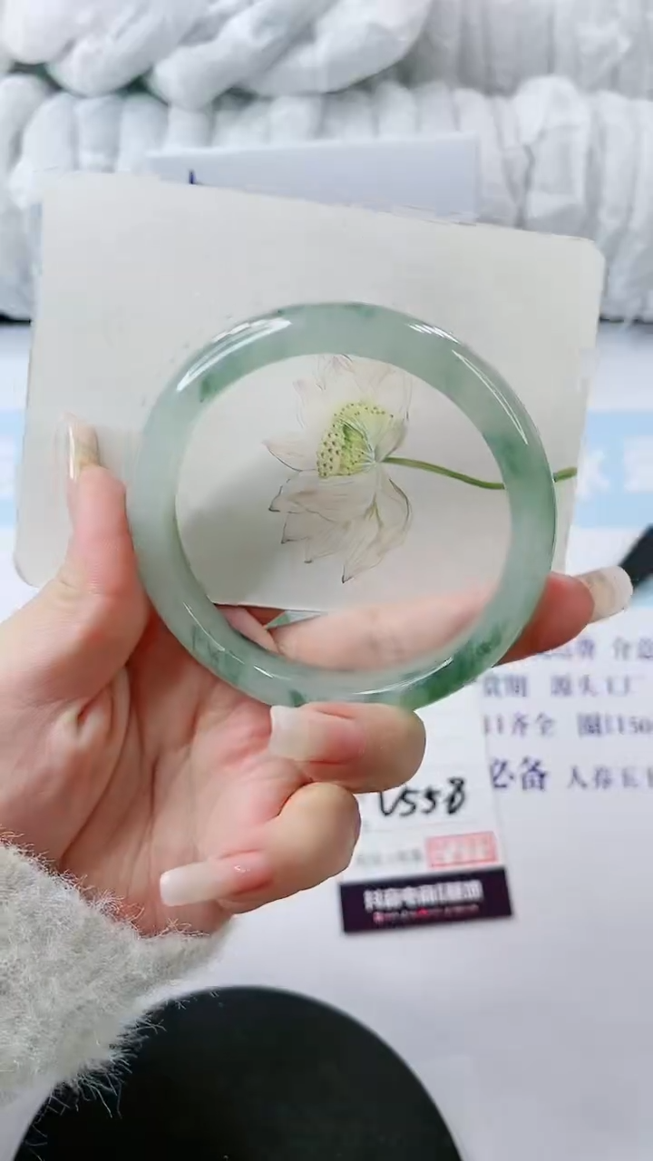 【闪购商品】石英质玉手镯未镶嵌多样性发货V558-62