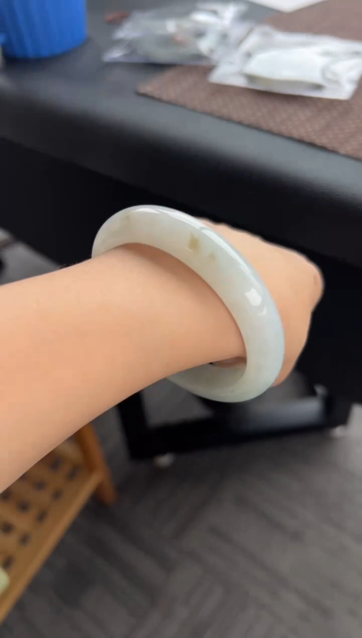 【闪购商品】翡翠手镯未镶嵌46号55.5*12.2*8.1