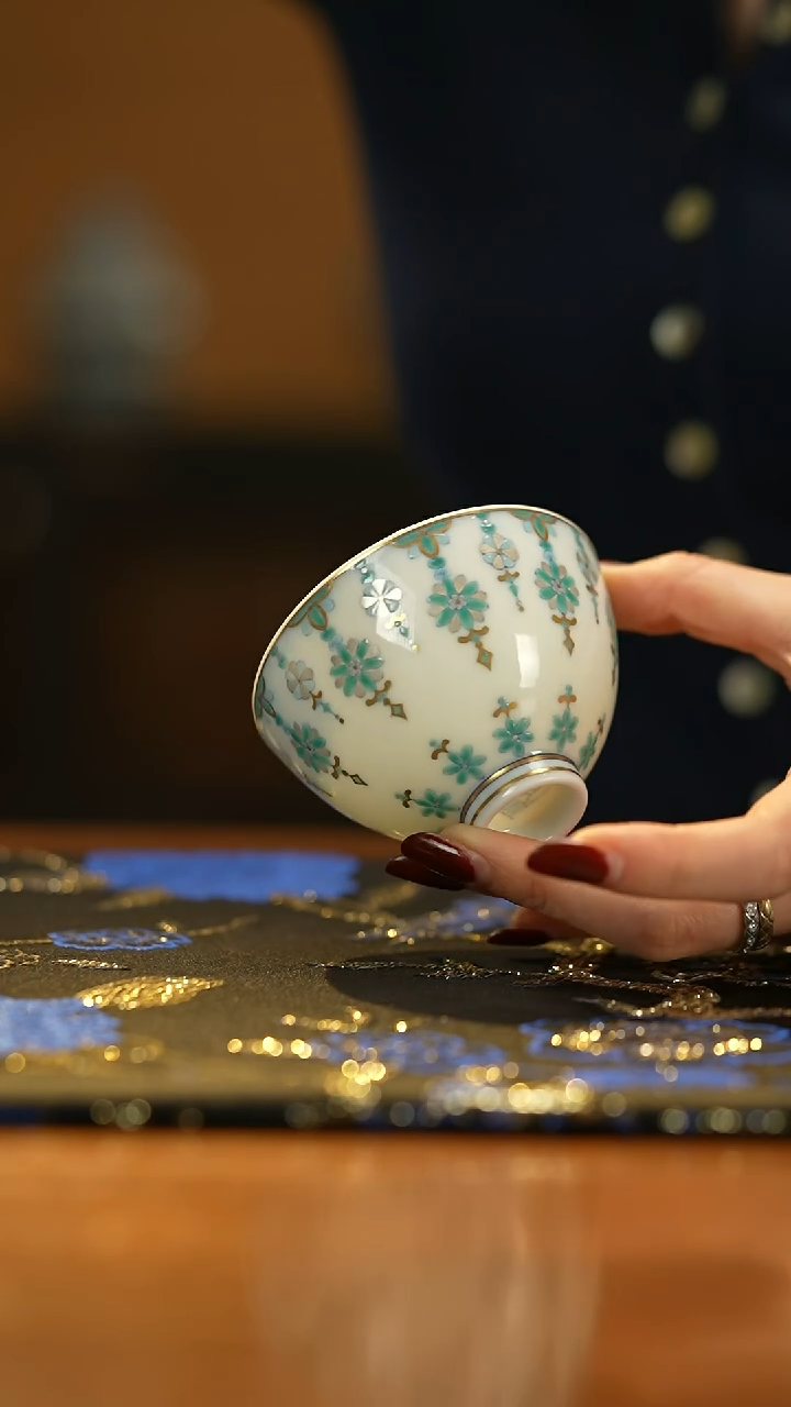 【闪购商品】杯             冉月