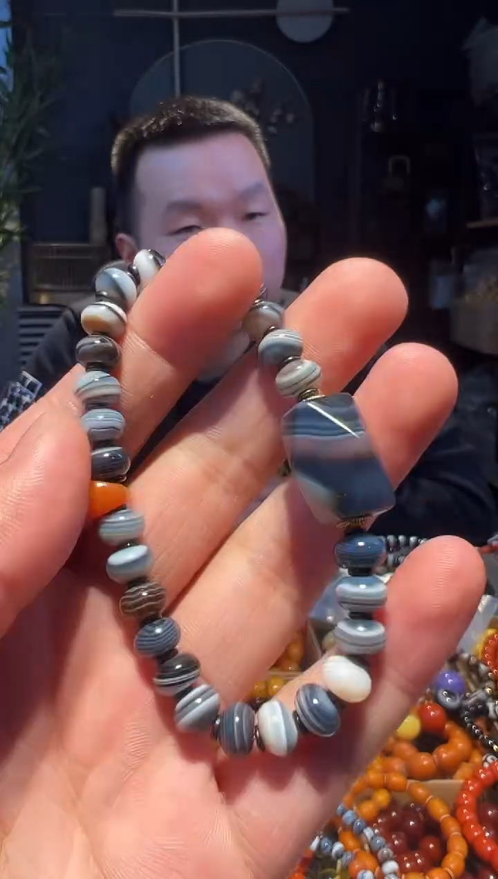 【闪购商品】玛瑙/玉髓手串未镶嵌蚕丝串