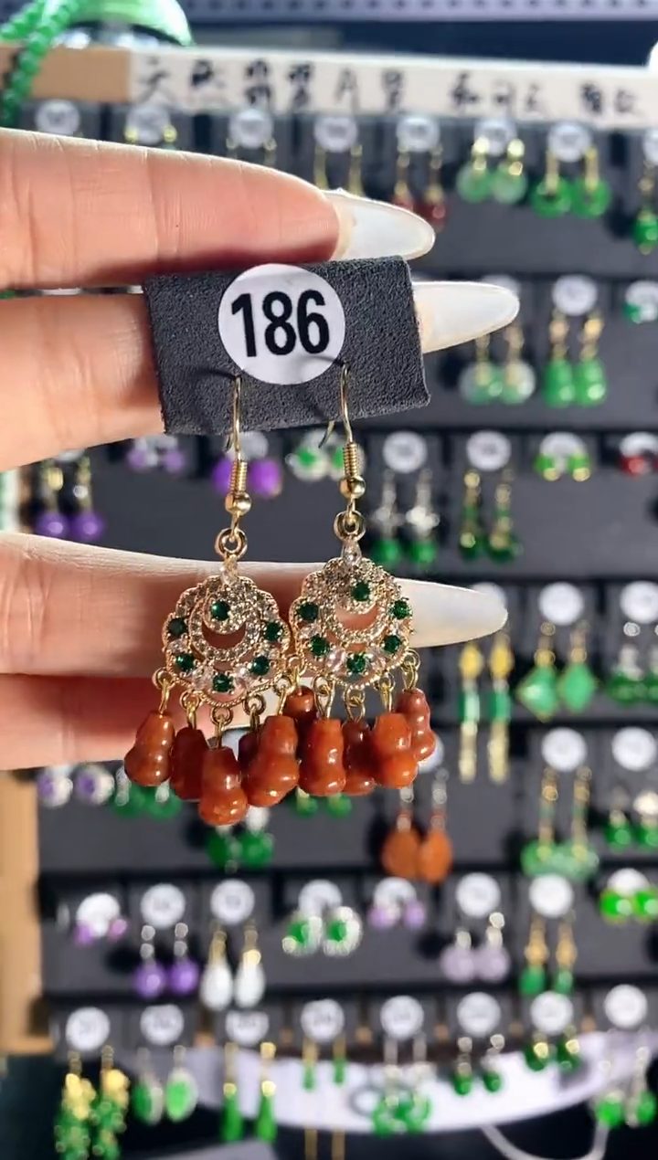 【闪购商品】翡翠耳饰银S925镶嵌186....
