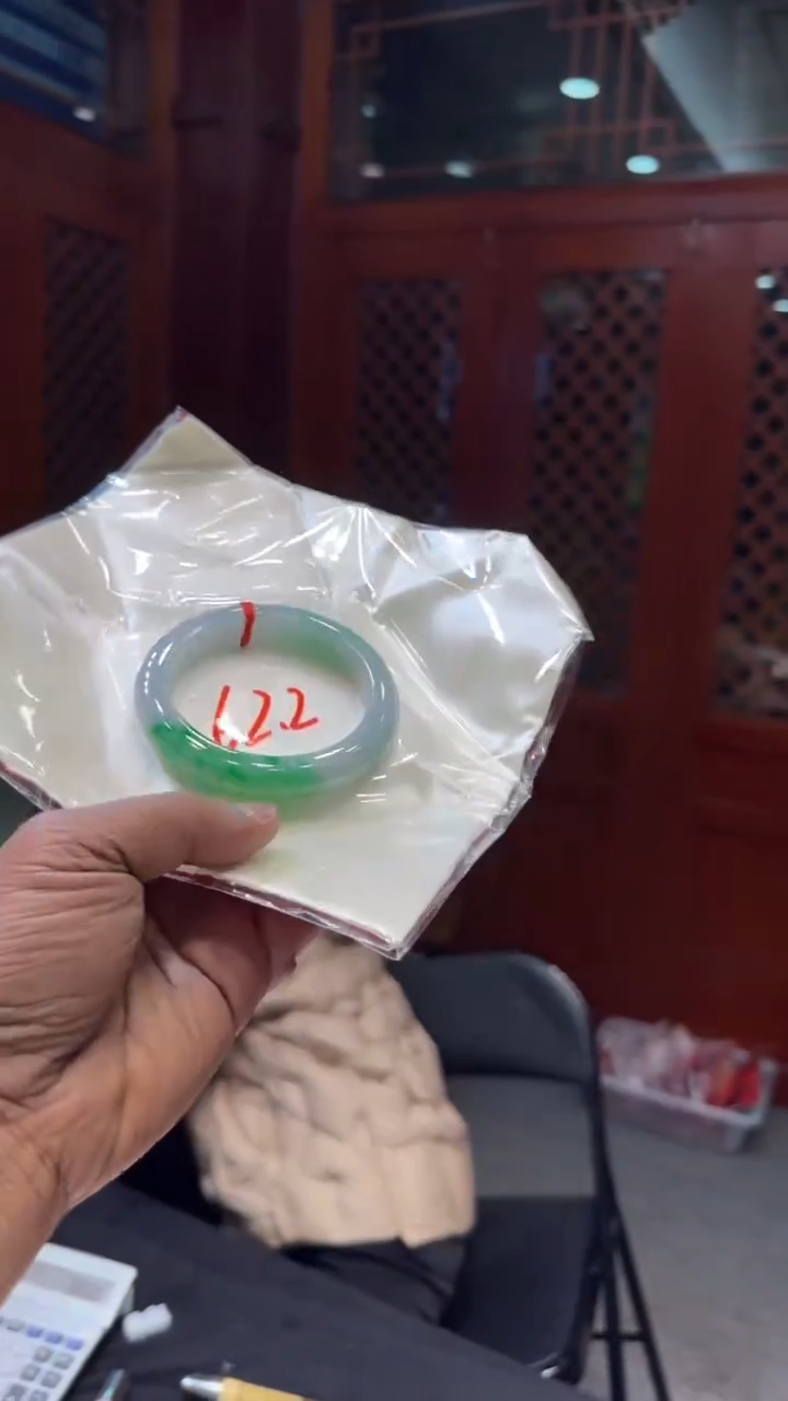 【闪购商品】翡翠手镯未镶嵌手镯