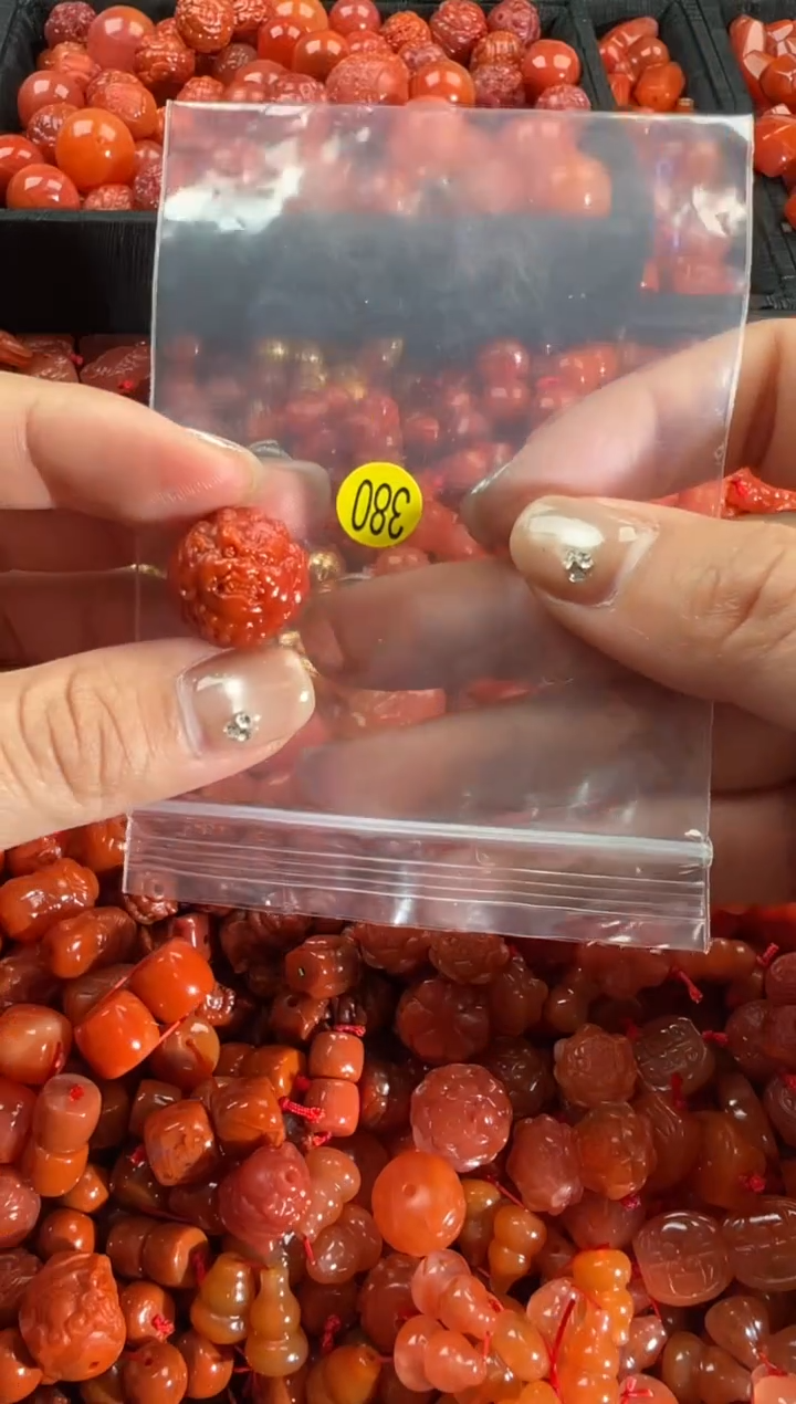 【闪购商品】南红玛瑙颈饰未镶嵌1