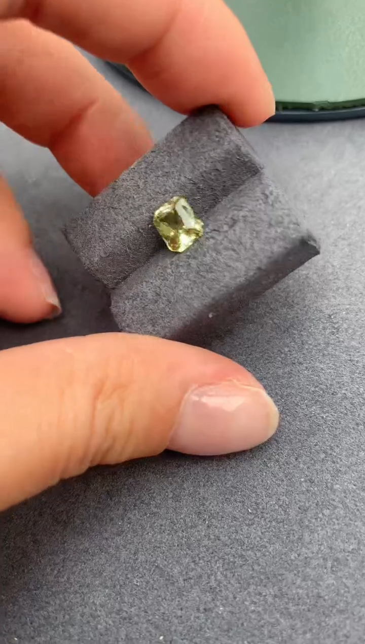 【闪购商品】金绿宝石裸石未镶嵌1.5ct金绿宝石