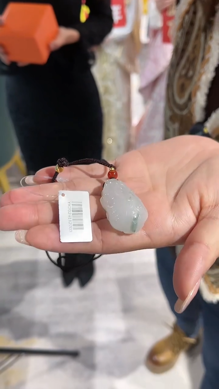 【闪购商品】石英质玉（天山翠）吊坠(不含链)合金天山翠貔貅吊坠