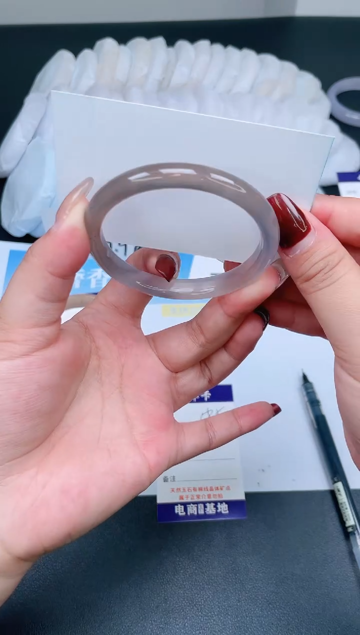 【闪购商品】石英质玉手镯未镶嵌185-55.7