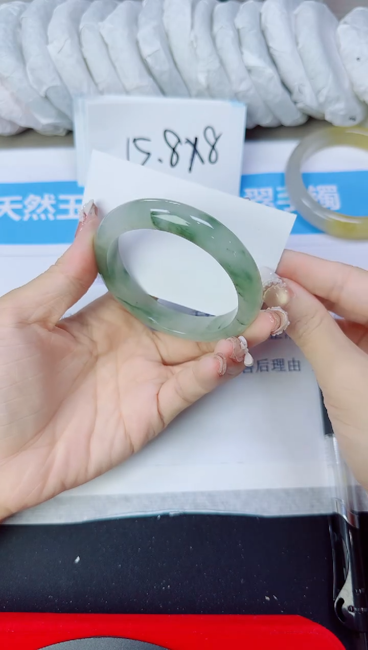 石英质玉手镯未镶嵌380/56