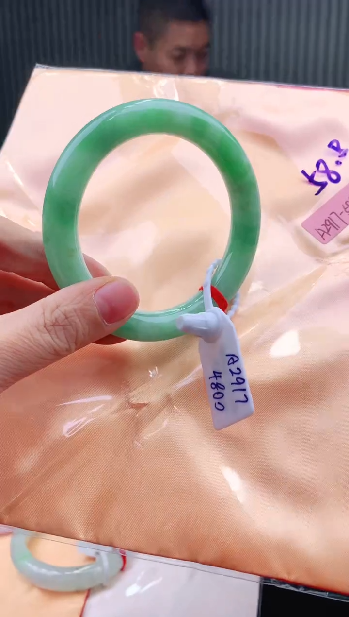 未镶嵌手镯翡翠58+