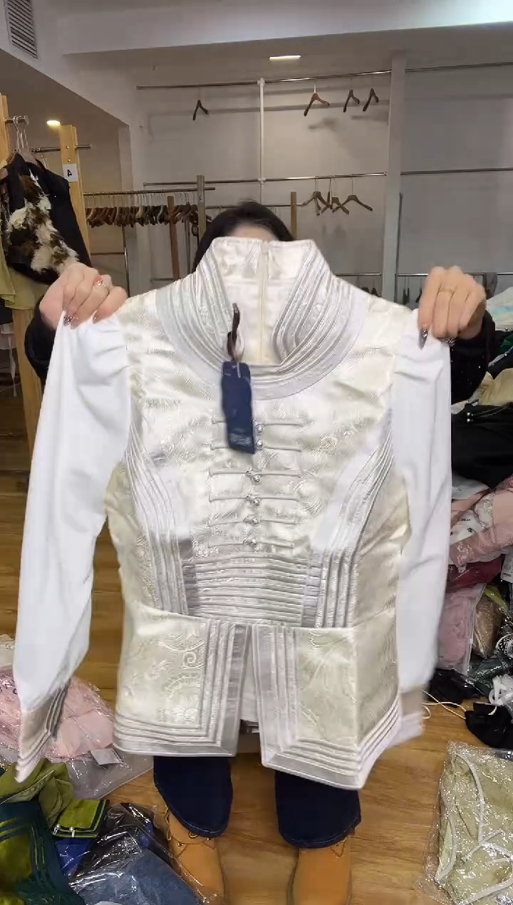 外套        L码        105-115斤