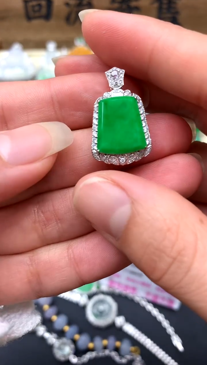 【闪购商品】翡翠颈饰18K金镶嵌114-中国好珍宝