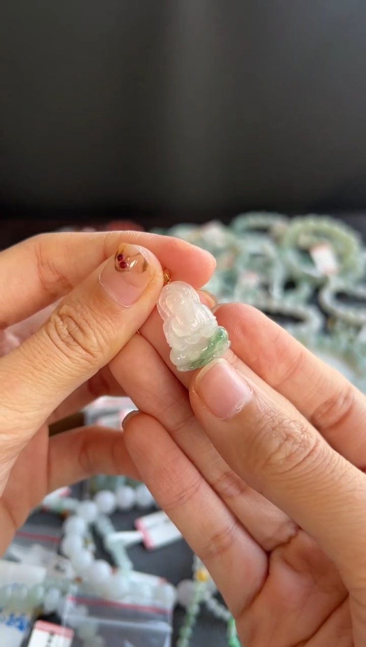 颈饰18K金镶嵌翡翠2091买断