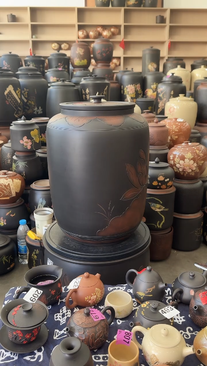 罐瑕疵茶缸高50cm荷花  651