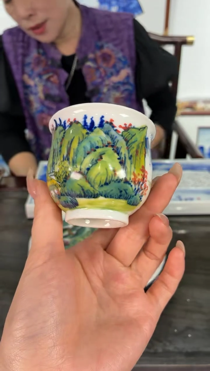                               吴小琴