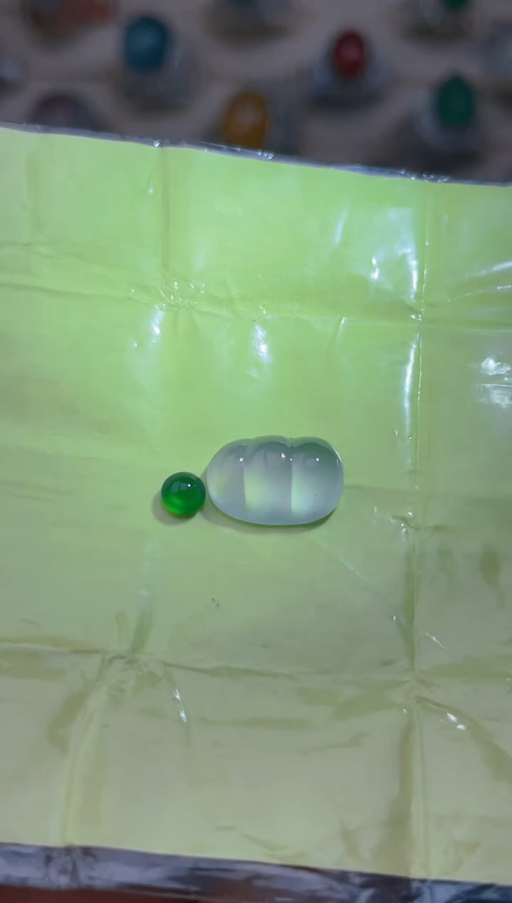 未镶嵌定制翡翠天然翡翠蛋面68