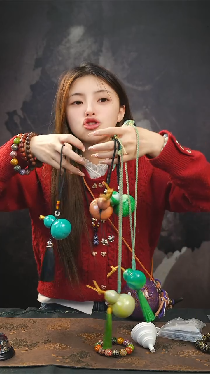 【闪购商品】WG142漂漆精致小手捻{未开口}随缘发