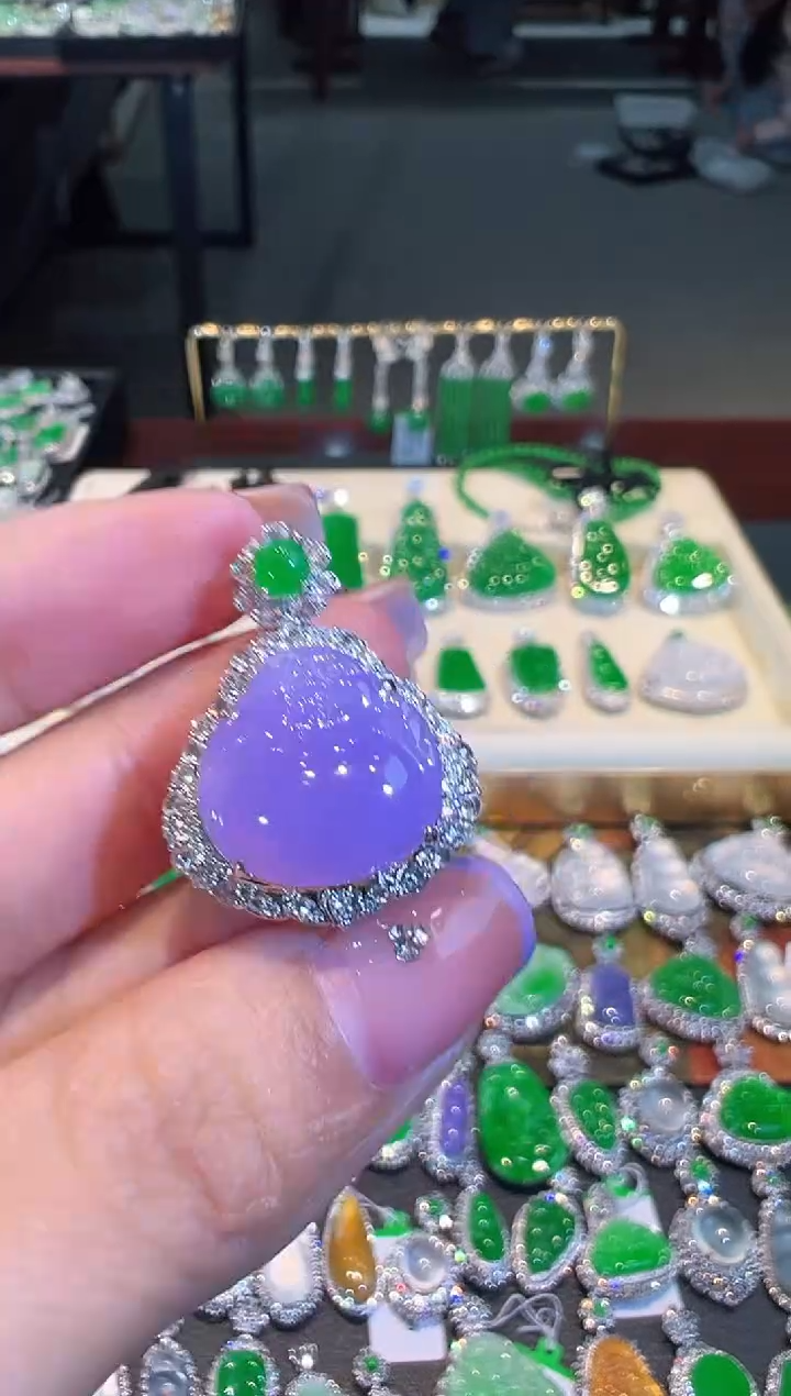 【闪购商品】翡翠颈饰18K金镶嵌紫罗兰佛公