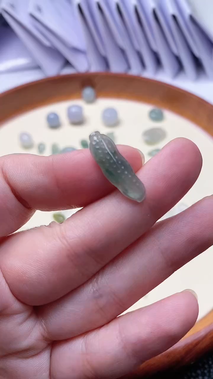 【闪购商品】翡翠挂件未镶嵌花生