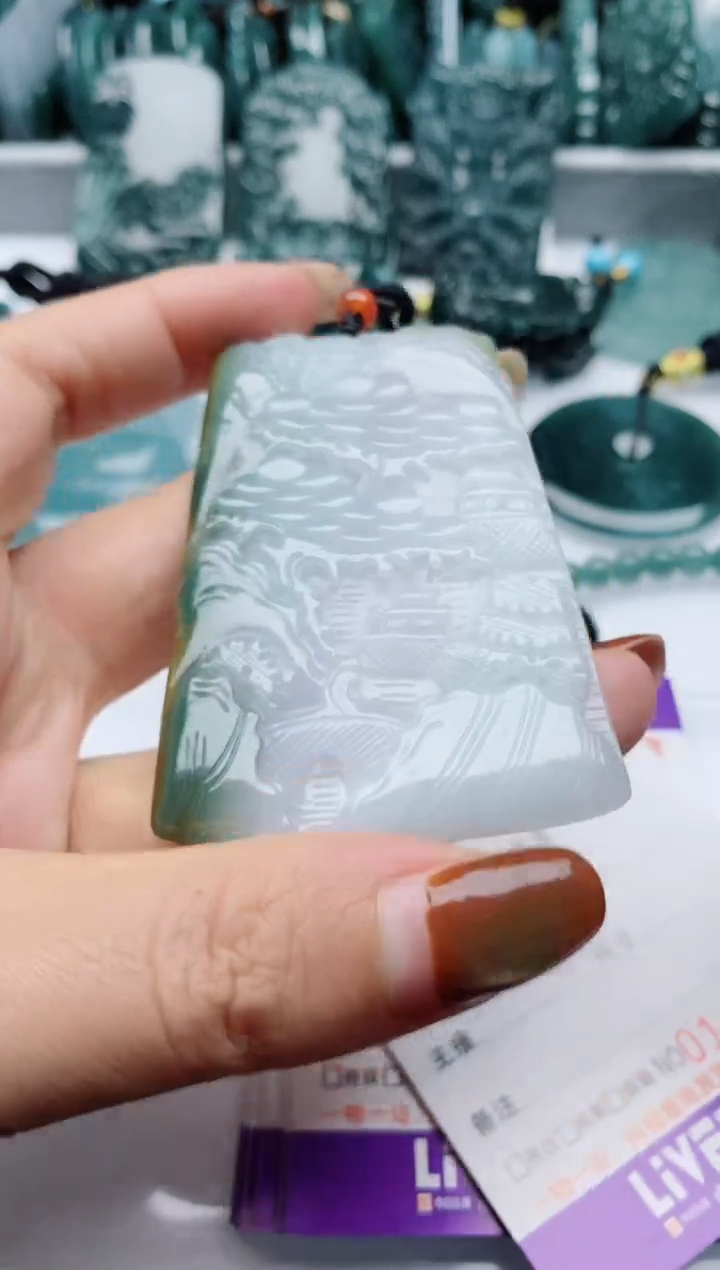 颈饰未镶嵌翡翠              
