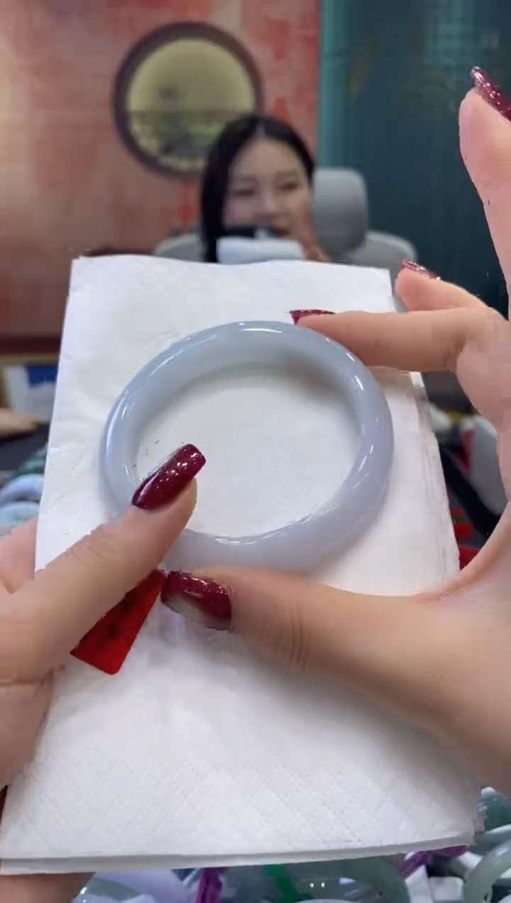 【闪购商品】翡翠手镯未镶嵌多人06104