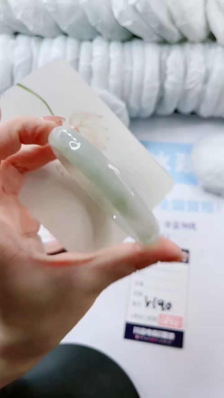 【闪购商品】石英质玉手镯未镶嵌多样性发货V190