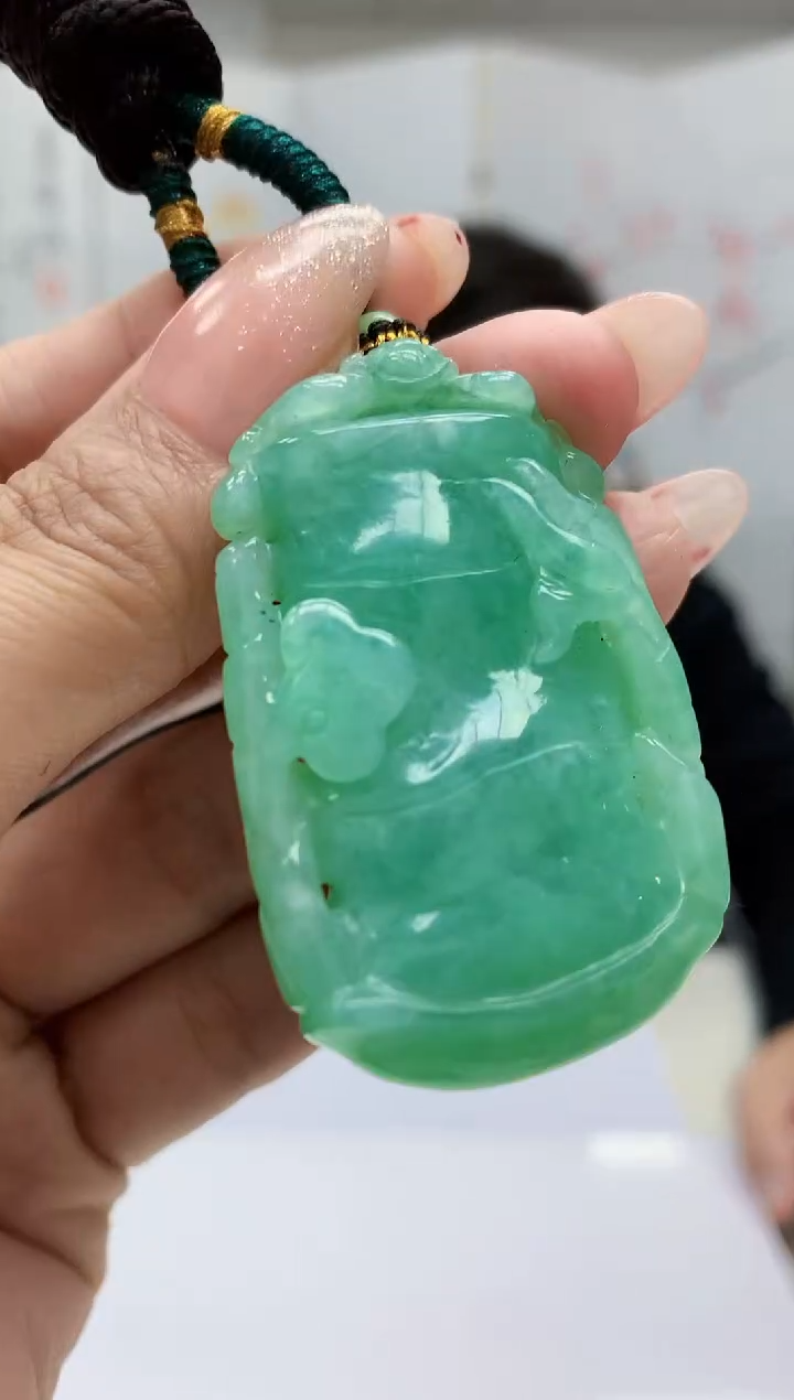 【闪购商品】定制翡翠未镶嵌5152MM-毛货挂件93