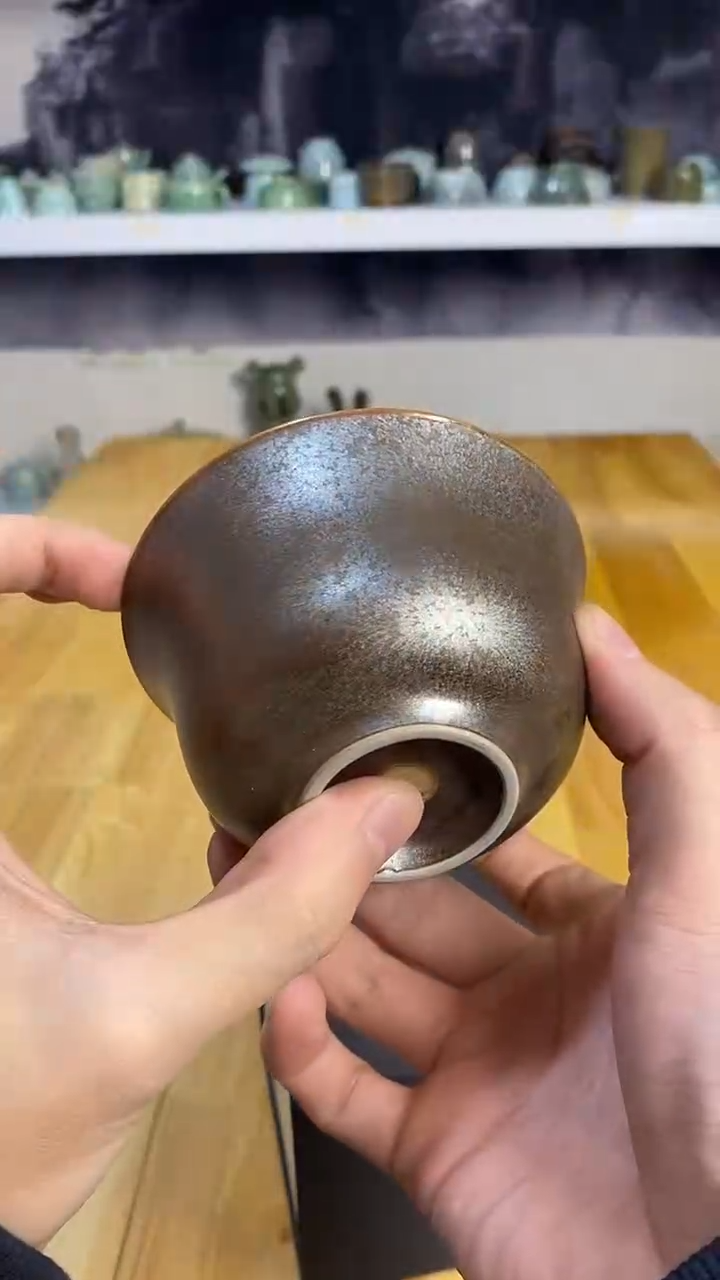 【山隐青瓷】气烧主人杯    微瑕  q-221