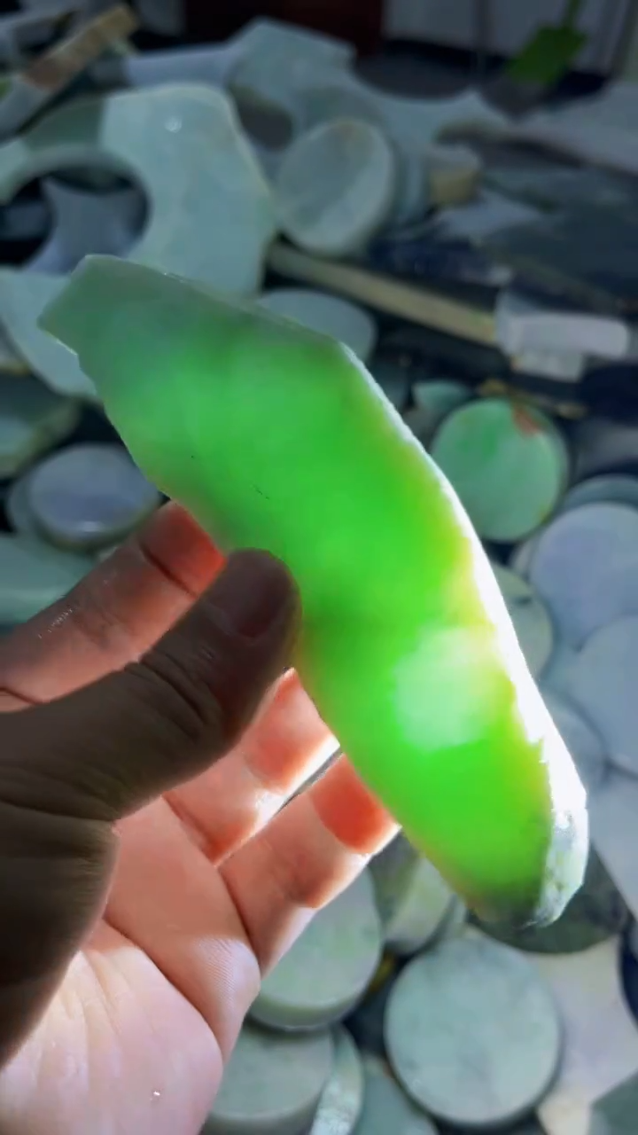 【闪购商品】翡翠挂件未镶嵌A货康壹072