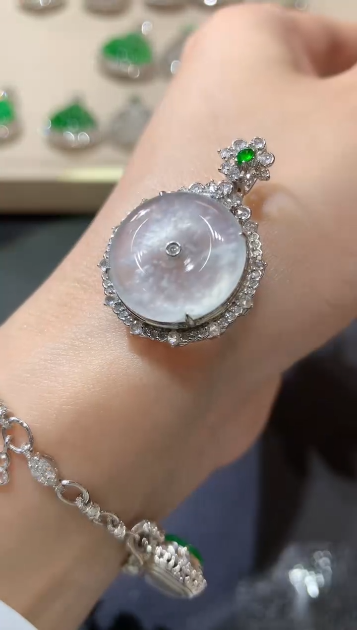 【闪购商品】翡翠吊坠(不含链)18K金镶嵌D18多样性发货一件