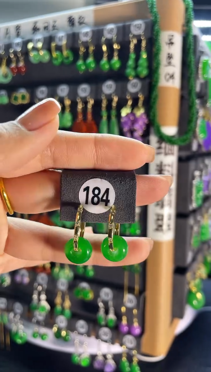 【闪购商品】翡翠耳饰银S925镶嵌96...