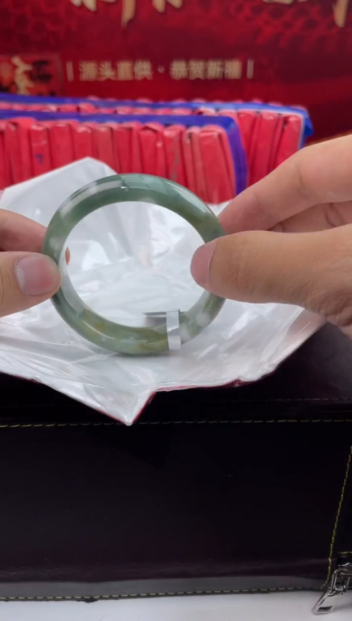 【闪购商品】翡翠手镯未镶嵌15翡翠手镯（微瑕）