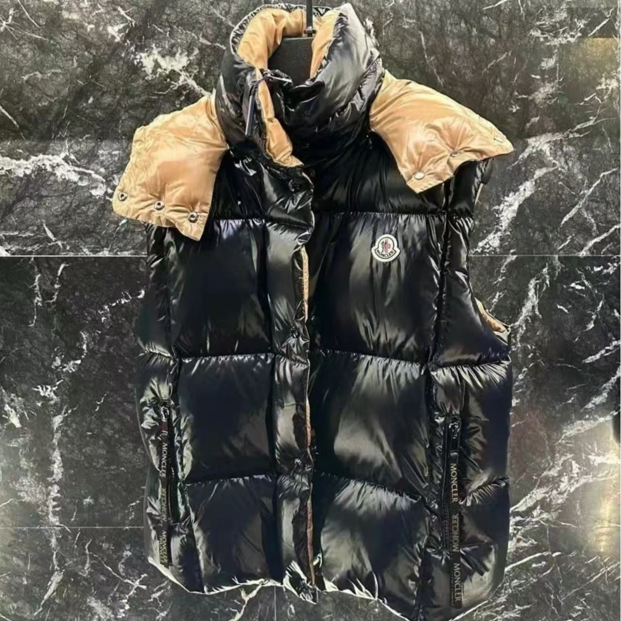 未使用 MONCLER 盟可睐蒙口/GG/LUZULE 女士黑色羽绒马甲 福利