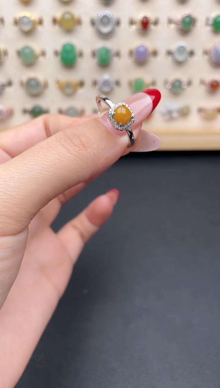 【闪购商品】翡翠戒指银S925镶嵌一物一证一礼盒