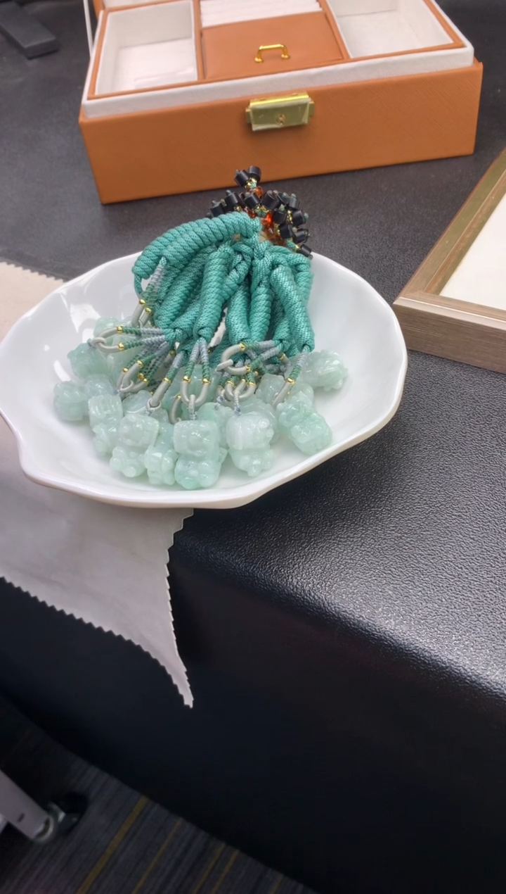 颈饰未镶嵌翡翠FC501 翡翠貔貅 多样性发其一