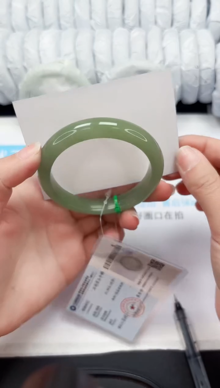 【闪购商品】石英质玉手镯未镶嵌223-61