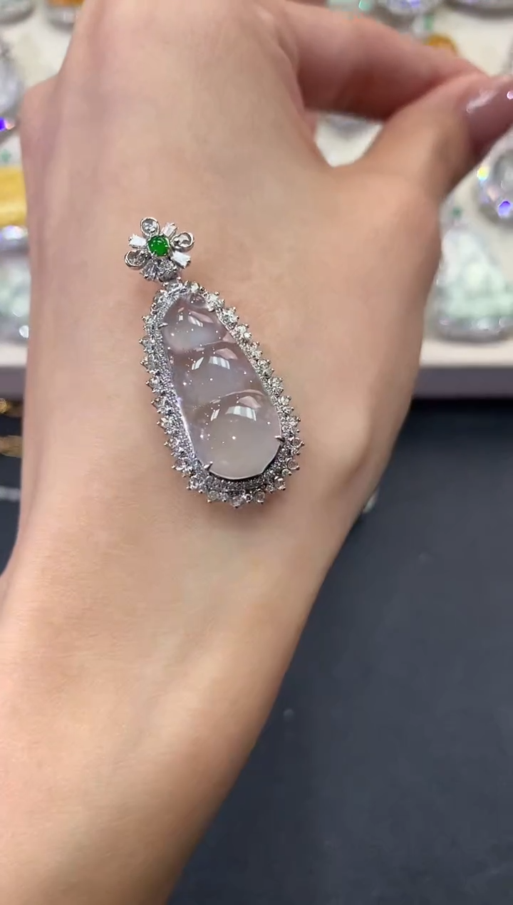 【闪购商品】翡翠吊坠(不含链)18K金镶嵌w19         