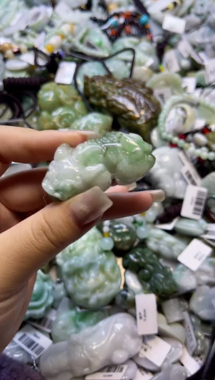 【闪购商品】翡翠颈饰未镶嵌00000459