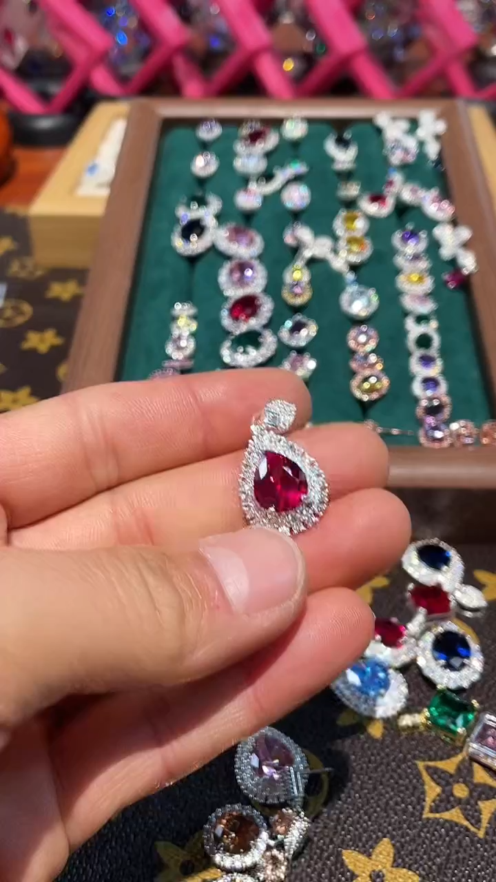 合金合成钻石水滴吊坠