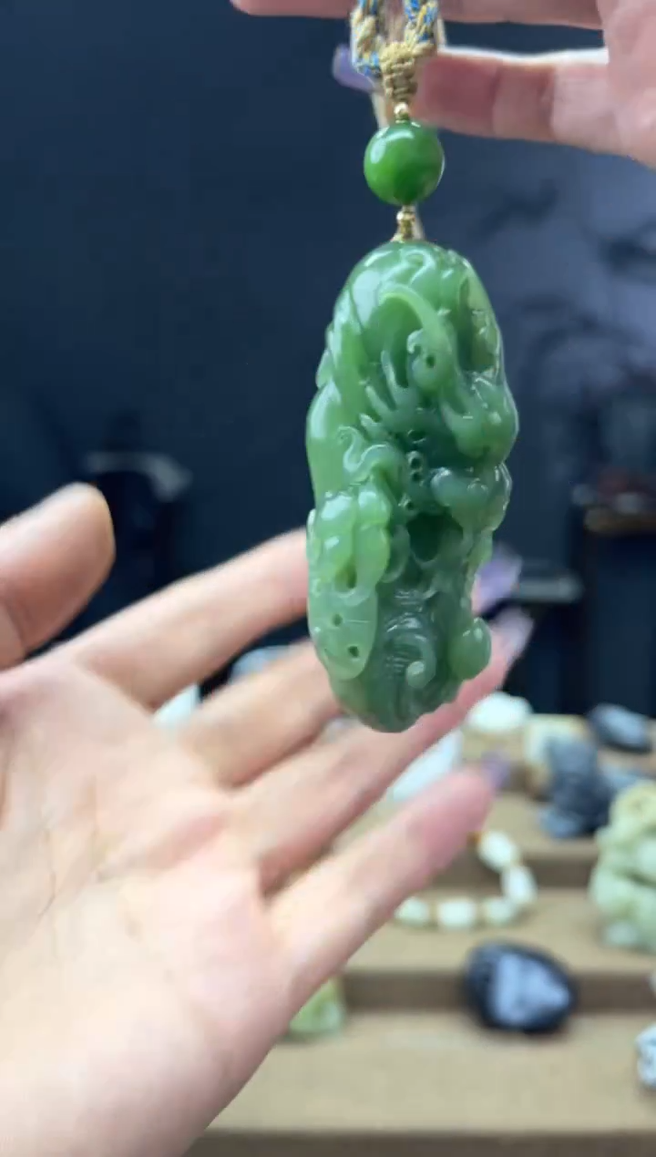 颈饰未镶嵌和田玉1