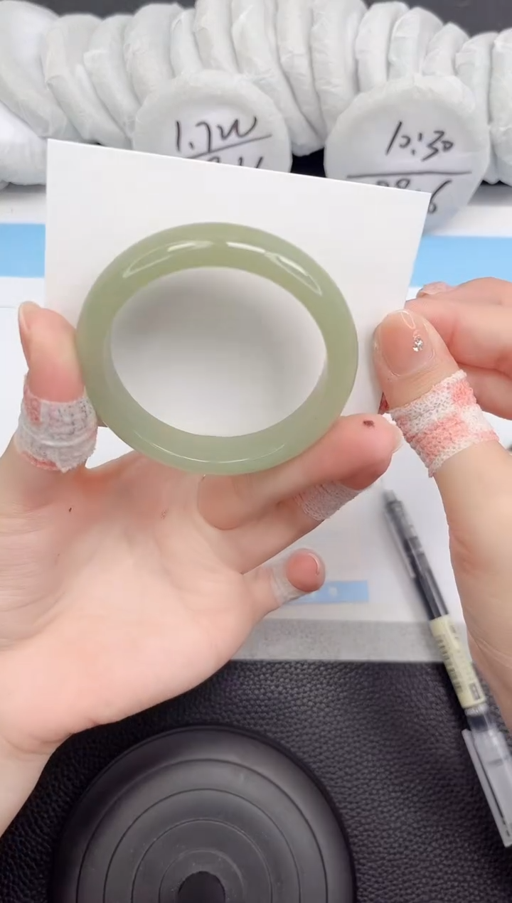 石英质玉手镯未镶嵌298-52.2