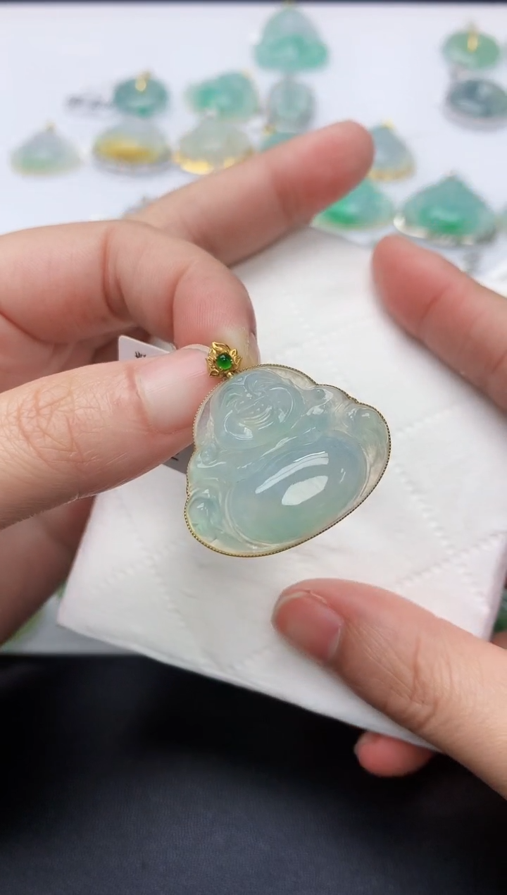 颈饰18K金镶嵌翡翠天然A货