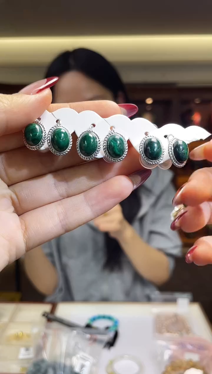 银S925镶嵌孔雀石耳饰（多样性发一件）