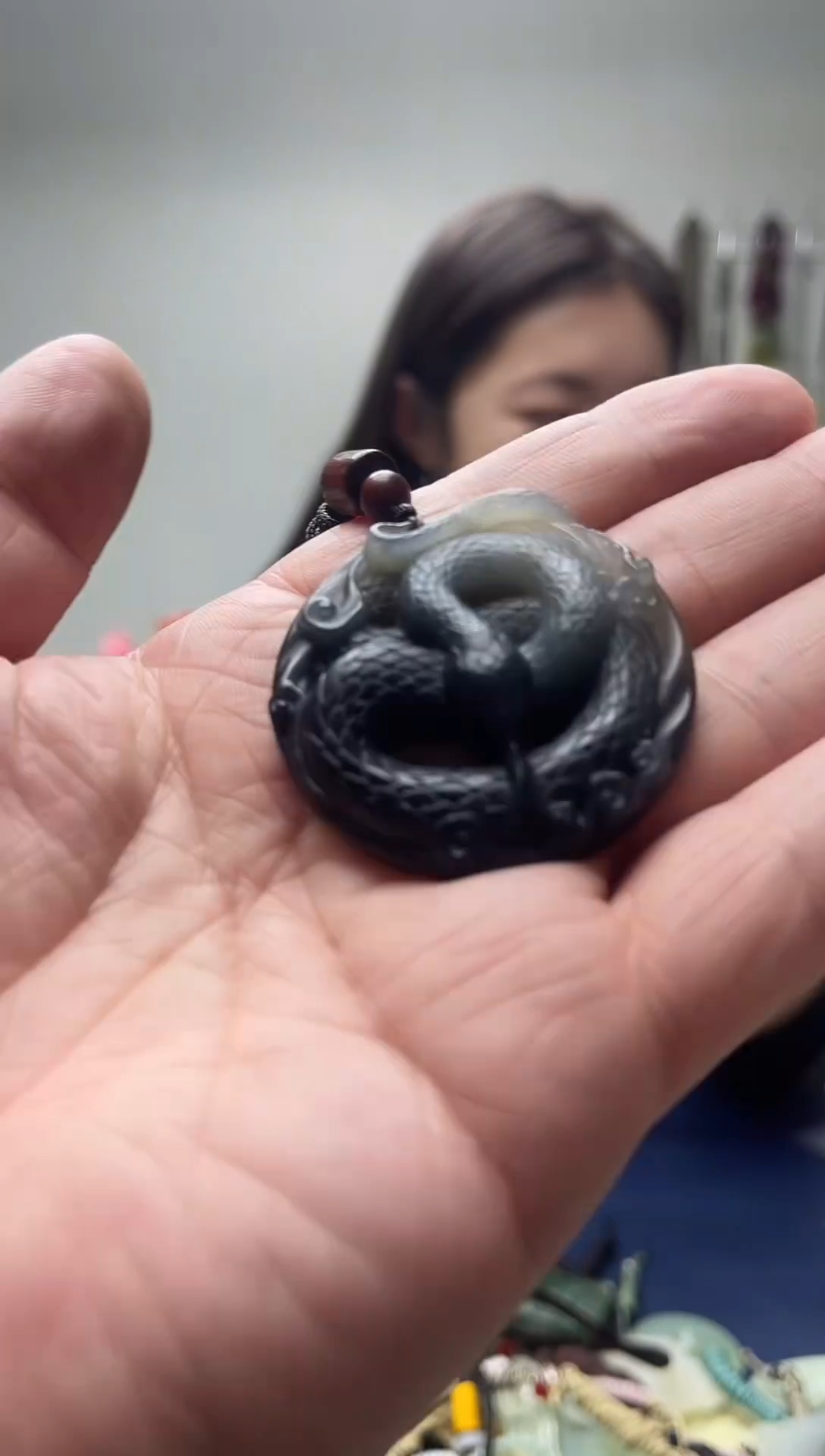 未镶嵌岫玉颈饰·