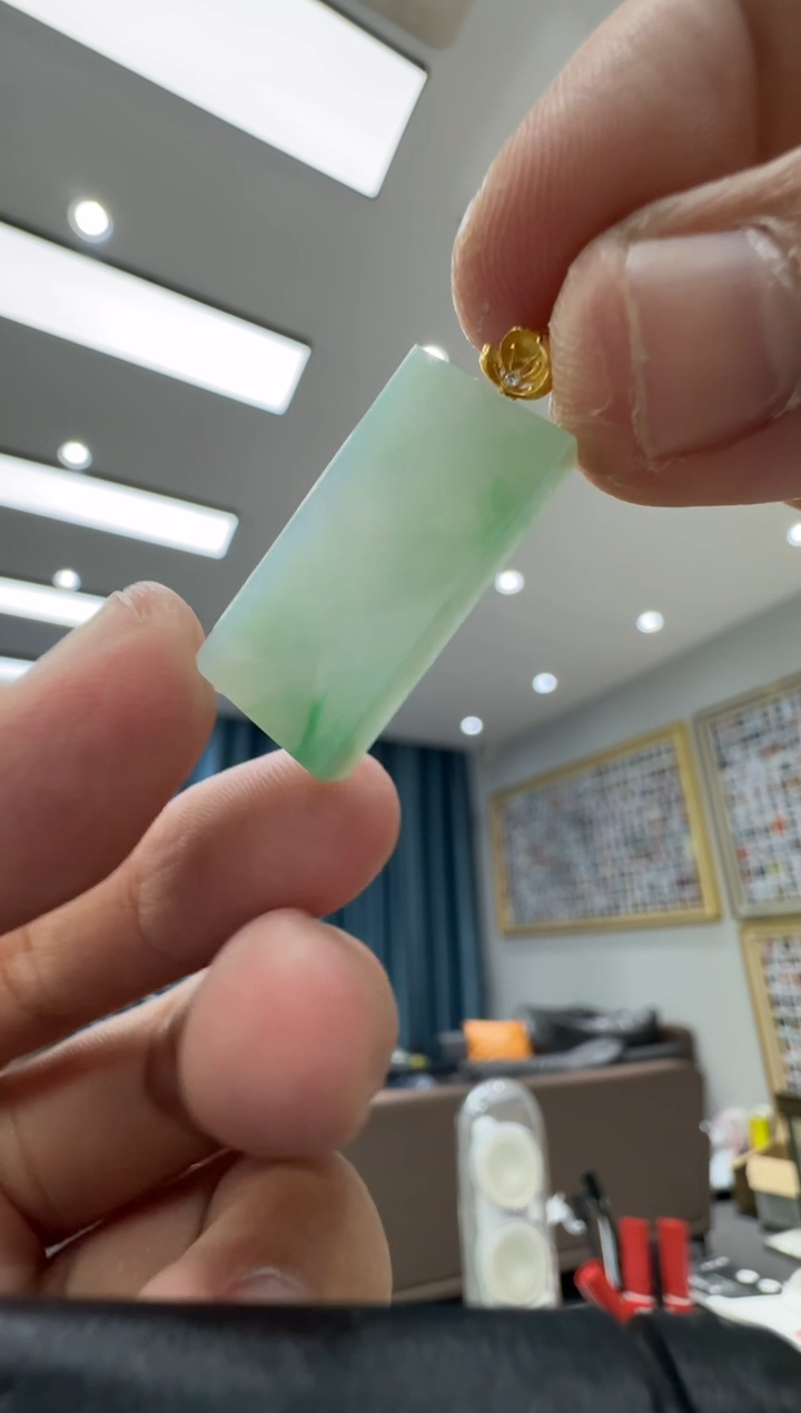 颈饰18K金镶嵌翡翠天然翡翠A货孤品一件