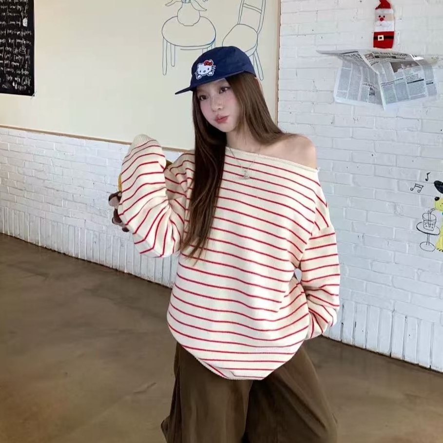 慵懒风条纹露肩长袖毛衣女2025秋冬款宽松显瘦斜肩针织衫上衣潮