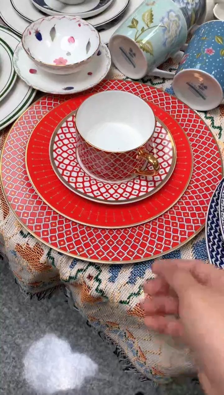 【闪购商品】瓷片陶瓷原单CC052餐具三件套+杯碟*2