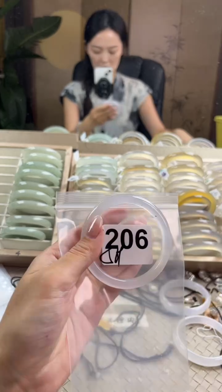 手镯玛瑙/玉髓未镶嵌206