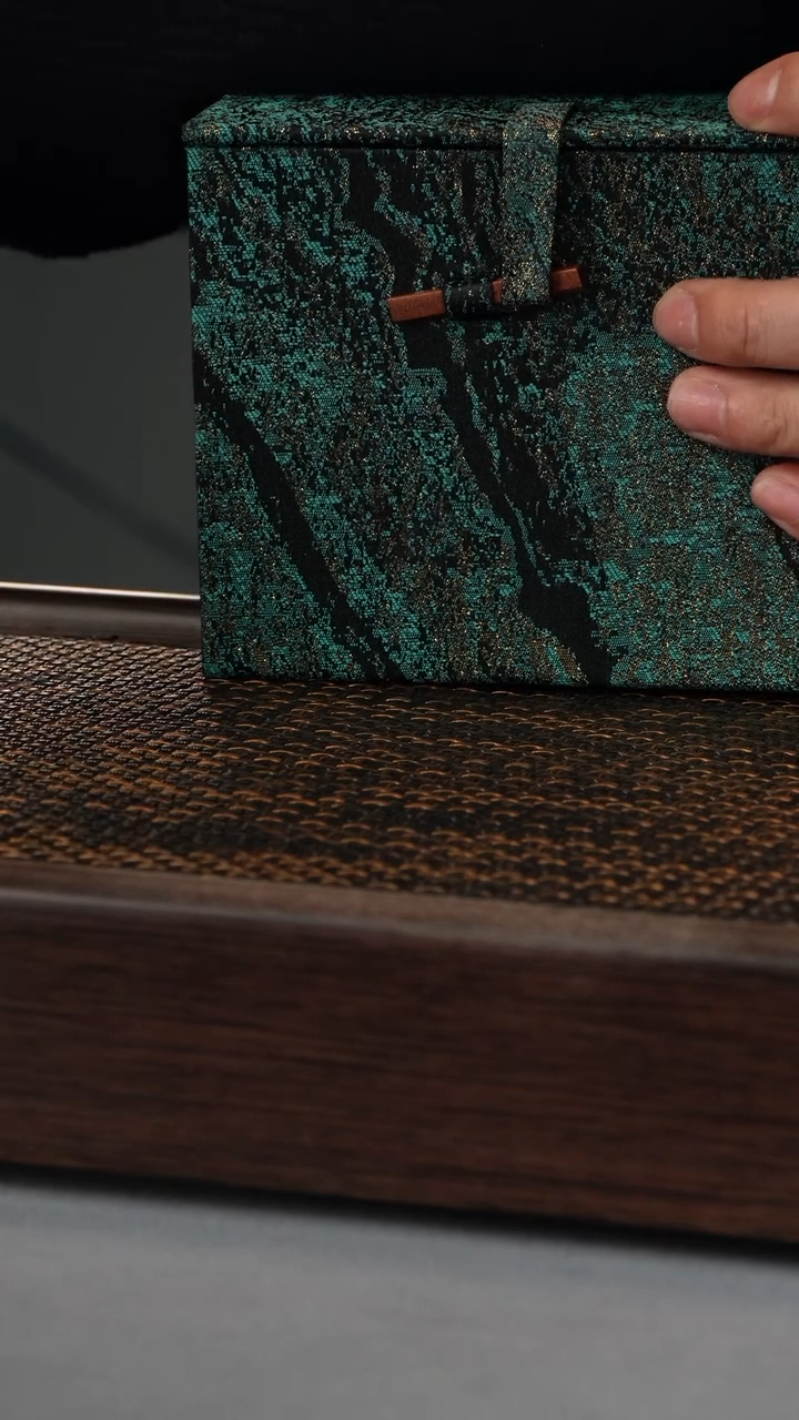 【闪购商品】紫砂壶 本山绿（569号）