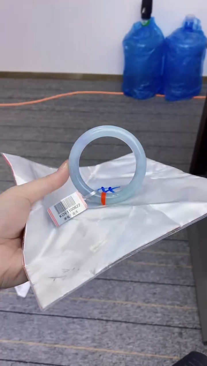 【闪购商品】翡翠手镯未镶嵌11111111