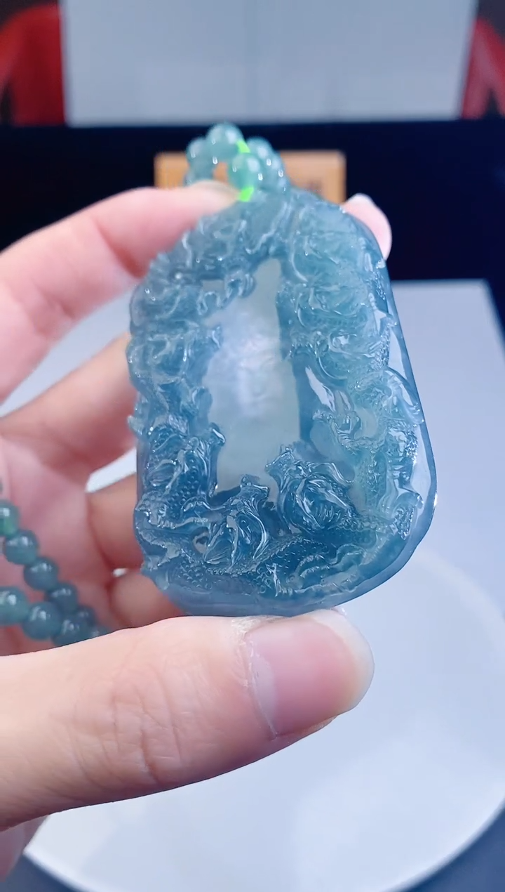 颈饰未镶嵌翡翠    