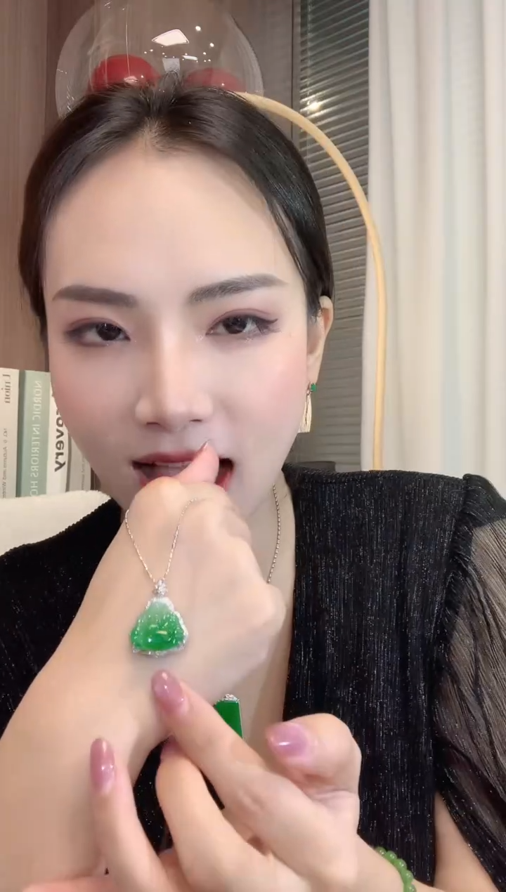翡翠18K金镶嵌吊坠(不含链)A31